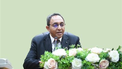  عقد المجلس التنفيذي لمحافظة قنا شهريًا 