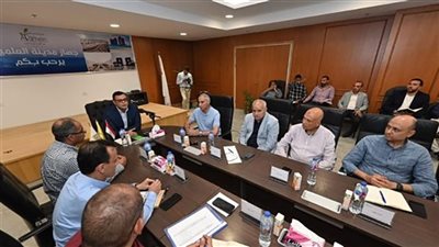وزير الإسكان يتابع مع جميع الشركات العاملة بمشروعات العلمين الجديدة الموقف التنفيذى