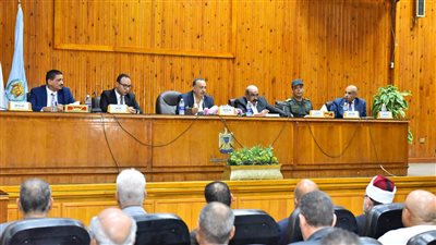 محافظ أسيوط للقيادات التنفيذية: 