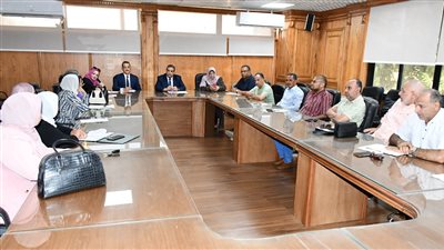 جامعة قناة السويس تناقش احتياجات الكليات