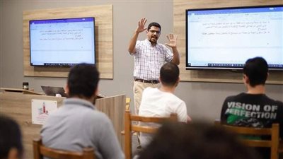 كلية اللاهوت الأسقفية تتلقى تقديم العام الدراسى الجديد