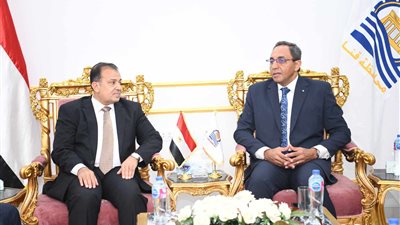 محافظ قنا يبحث التعاون مع جامعة جنوب الوادي 