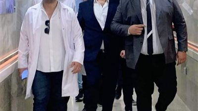 مدير هيئة الرعاية الصحية بالإسماعيلية يتفقد أقسام العناية المركزة والعمليات والجراحة 