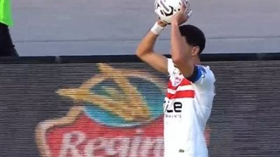 لاعبو الزمالك والإسماعيلي يرتدون الشارة السوداء حدادا على روح 