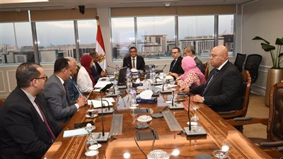 وزير الإسكان يستعرض جهود الهيئة العامة للتخطيط العمراني