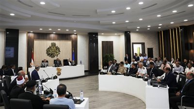 محافظ أسوان: الاهتمام بالمواطن وتسخير الإمكانات كافة لتلبية مطالبه وإحتياجاته