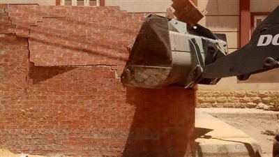 إزالة حالتي تعدٍ بالبناء المخالف بمركز المحلة الكبرى 