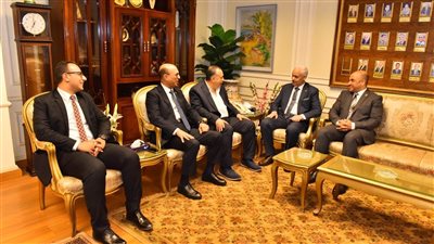 محافظ أسيوط يلتقي رئيس الجامعة ويؤكد أهمية التعاون المشترك