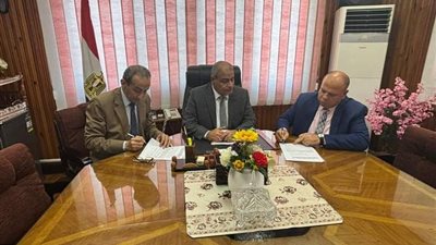 جنوب الدلتا للكهرباء توقع عقود تحصيل رسوم الخدمات للمخلفات الإدارية لمحافظة الغربية 