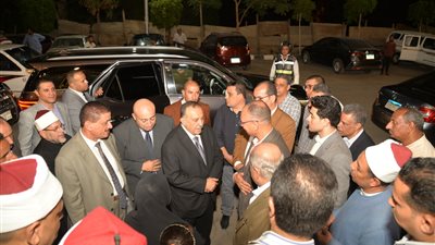 محافظ أسيوط يكلف المسوؤلين  بإصلاح خط صرف صحي لأحد المنازل