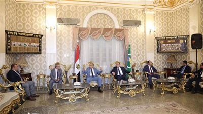 محافظ المنيا يستقبل مدير الأمن وعددًا من القيادات الأمنية للتهنئة