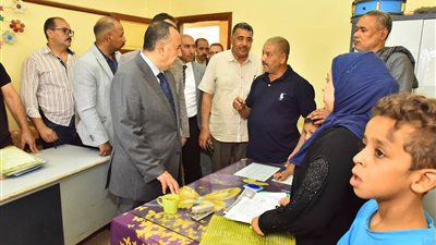 محافظ أسيوط يتفقد مشروعات 