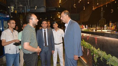 محافظ سوهاج ونائبه يتفقدان مستوى النظافة والإشغالات 