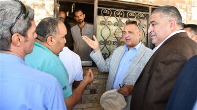 محافط جنوب سيناء يتفقد مخبزى حى السلام ويطمئن على جودة ووزن رغيف الخبز 