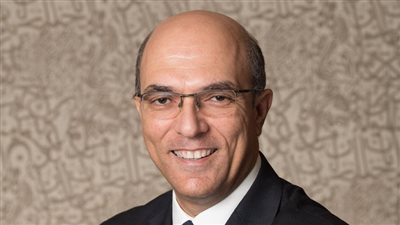 انتخاب عميد في الجامعة الأمريكية رئيسًا لإدارة جمعية تطوير كليات إدارة الأعمال الدولية