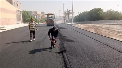 رئيس 15 مايو: رفع كفاءة طرق وأرصفة المنطقة الصناعية وتنفيذ شبكة الكهرباء 