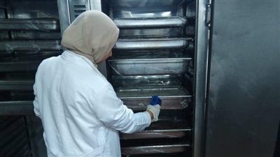 طلاب تكنولوجيا التصنيع الغذائي بجامعة طيبة التكنولوجية يواصلون تدريباتهم الصيفية 