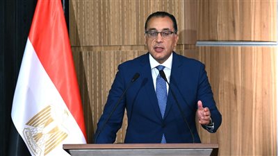 رئيس الوزراء يُصدر قرارين بتشكيل واختصاصات المجموعتين الوزاريتين للتنمية البشرية والصناعية