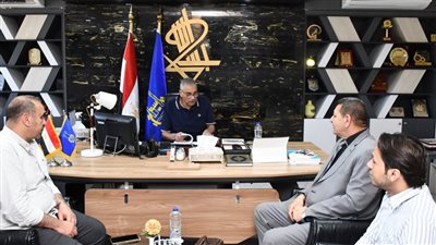 محافظ أسوان: الإسراع بوتيرة العمل بمشروعات المبادرة الرئاسية 