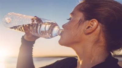 فوائد تناول الماء في الصباح 