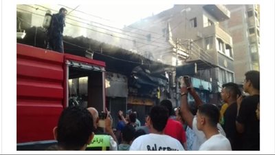 حريق ضخم يلتهم محلات تجارية بشارع البورصة بطنطا 