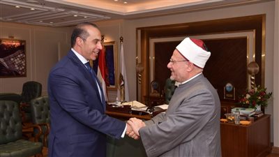 وزير الشئون النيابية يقدم لمفتي الجمهورية شرحًا وافيًا لمفهوم التواصل السياسي ومهامه