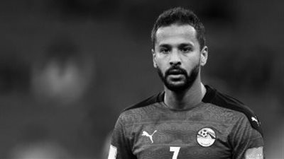 أشبيلية الأسباني ينشر صورًا للراحل أحمد رفعت بقميص النادي