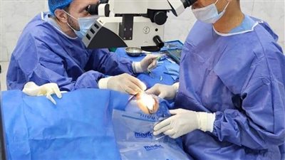 مستشفى العريش: 17 طبيبًا من الجامعات يجرون عمليات جراحية مجانية 
