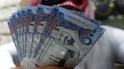 سعر الريال السعودي مقابل الجنيه المصري بمنتصف تعاملات اليوم الأربعاء 
