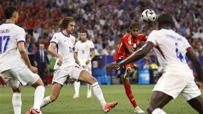 لامين يامال سعيد بتحقيق حلمه ويكسر أرقاما قياسية في بطولة 