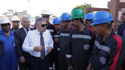 تطوير قدرات وإمكانيات ترسانة السويس لإصلاح السفن