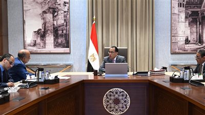 رئيس الوزراء يُشدد على الالتزام بوضع خطة لوقف تخفيف الأحمال بنهاية عام 2024