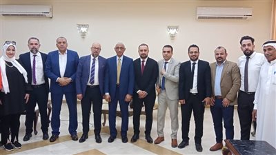 محافظ شمال سيناء يواصل استقبال المهنئين في الديوان العام