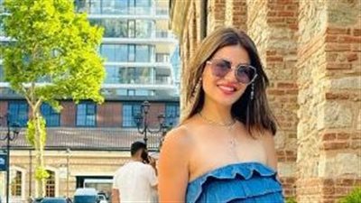 جرأة منة فضالي تخطف الأنظار في تركيا 