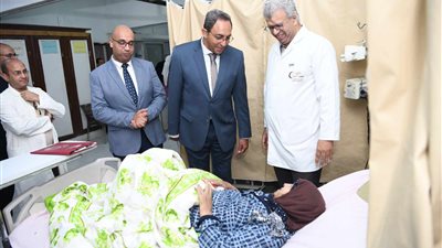  محافظ قنا: سأراقب الأداء بالمستشفيات العامة فى أوقات مختلفة 