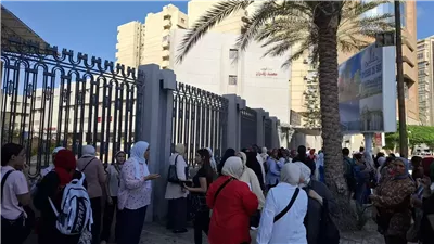 فرحة طلاب الثانوية العامة بالإسكندرية بامتحانات علم النفس والجبر والهندسة والجيولجيا 