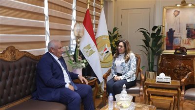 وزيرة التنمية المحلية تتابع مع محافظ الوادي الجديد تطورات الملفات التنموية والخدمية