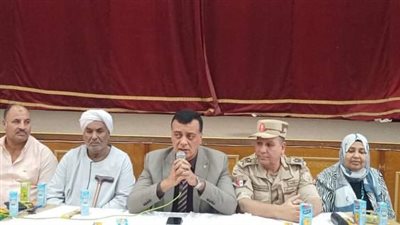 تعليم قنا تنظم احتفالية لتكريم عدداً من العاملين 