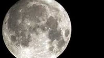 بدر شهر محرم يُزين سماء مصر في هذا الموعد 