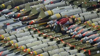  تزن 500 رطل.. واشنطن توافق على شحن قنابل إلى إسرائيل