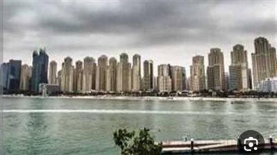 سحب منخفضة وعظمى دبي ٤٤.. تفاصيل الطقس بالامارات اليوم 