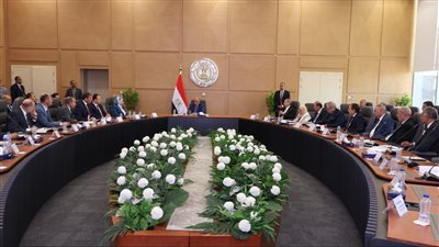 وزير الكهرباء يجتمع برؤساء شركات التوزيع لتأكيد أهمية تحسين الخدمات للمواطنين