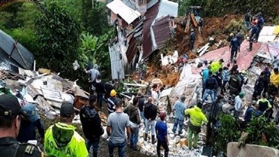 مصرع 23 شخص في انهيار أرضي بإندونيسيا 