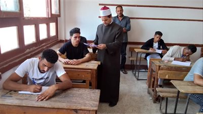 طلاب الأدبي يؤدون امتحان الصرف بالثانوية الأزهرية