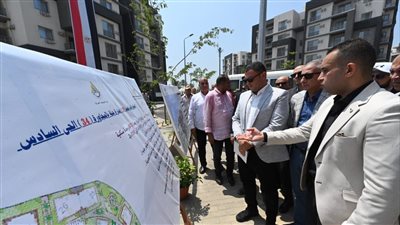 وزير الإسكان يتفقد اللمسات الأخيرة لإنهاء 672 وحدة بمشروع 