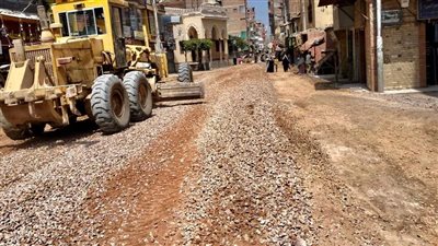 محافظ الغربية يتابع أعمال رصف وتطوير شارع الجمهورية بالسنطة