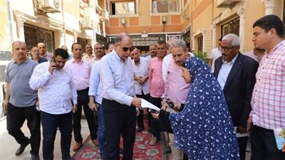 محافظ المنيا: لن أبقى على مسئول فى منصبه لن يرضى عنه المواطنون