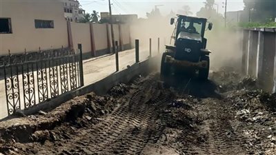 محافظ المنيا.. إزالة تجمعات قمامة خلف مستشفى الصدر بملوي 