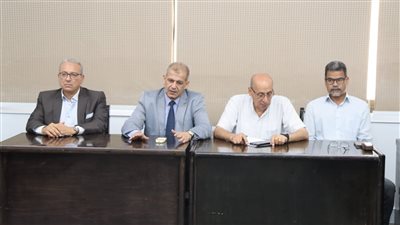 رئيس مياه الفيوم يبحث آلية تحسين الخدمات المقدمة للمواطنين