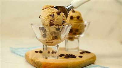 آيس كريم بالقهوة.. تحضير سهل لمذاق غني ومنعش